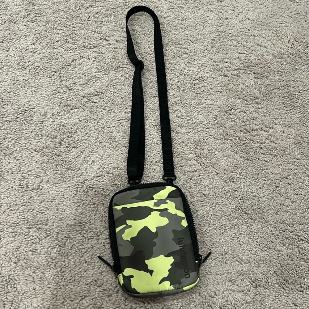 Lululemon Easy Access Crossbody Bag 1.5L